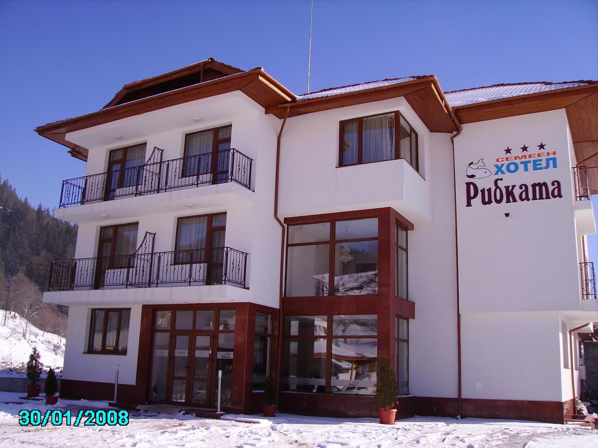 Ribkata Family Hotel Smoljan Exterior foto